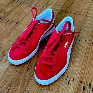 Men’s PUMA Red Suede Classic sneakers.Size 9.5
